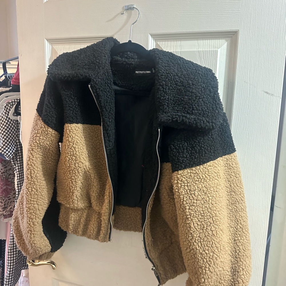 PrettyLittleThing Black and Tan Sherpa Jacket